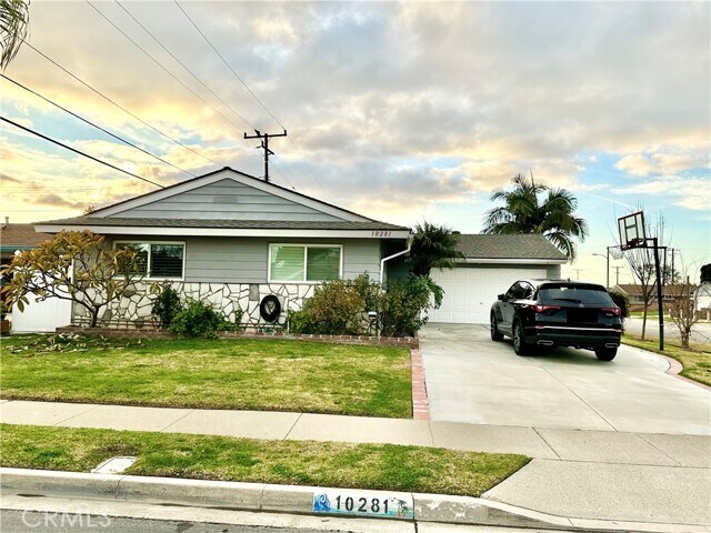 Primary Photo - 10281 Sande St