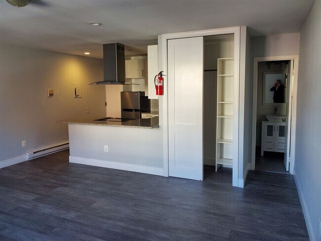 Building Photo - 356 Palisade Ave