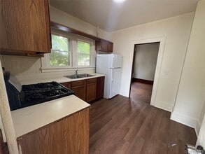 Building Photo - 464 NY-17M