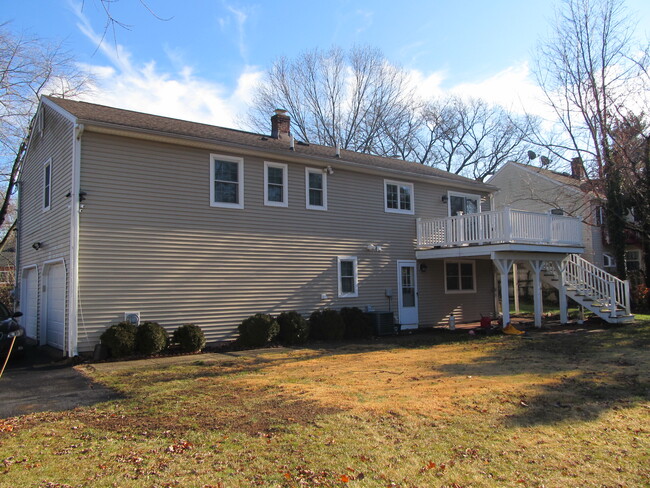 Building Photo - 248 Maple Ave