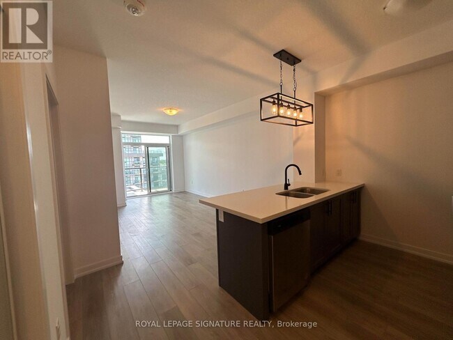 Photo du bâtiment - 460-460 Dundas St E