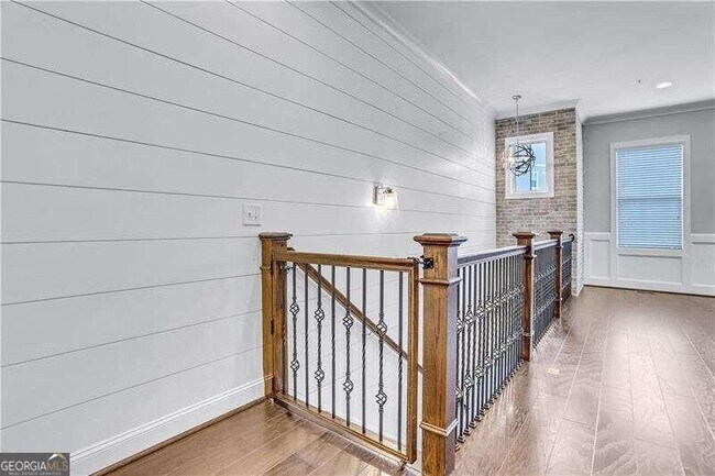 Building Photo - 813 Paden St