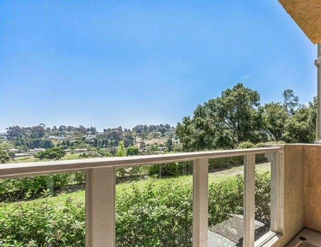 Foto del edificio - Stylish Laguna Niguel View Condo in Resort-Style Beach Community