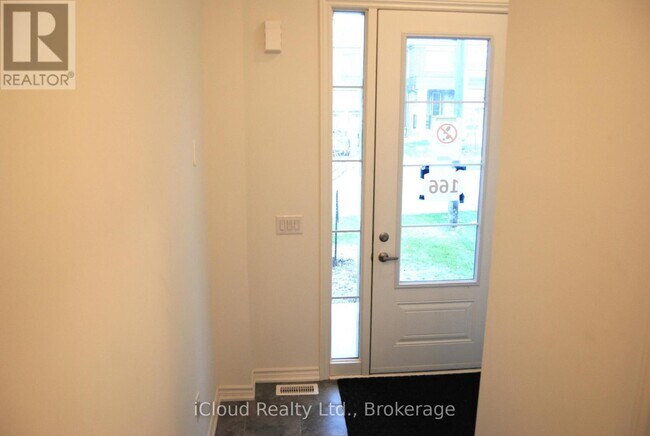 Building Photo - 22 Sassafras Rd