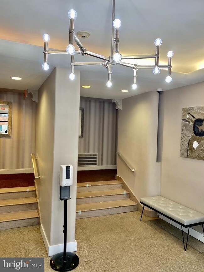Main Lobby - 738 Longfellow St NW