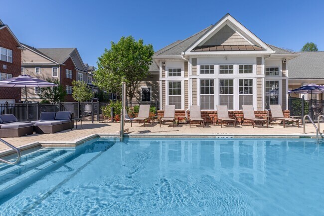 Foto del edificio - Huntington Townhomes