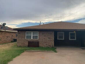 Building Photo - 1948 Howard Dr