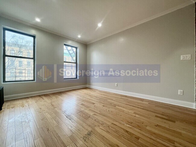 Foto del edificio - 133 Sherman Ave