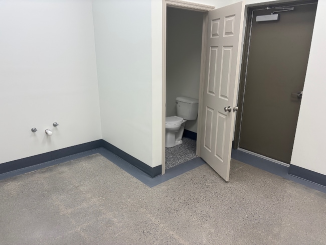 Building Photo - 515 Cross St