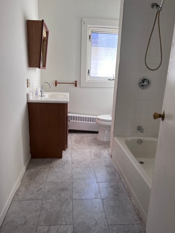 Primary Photo - 76 William St