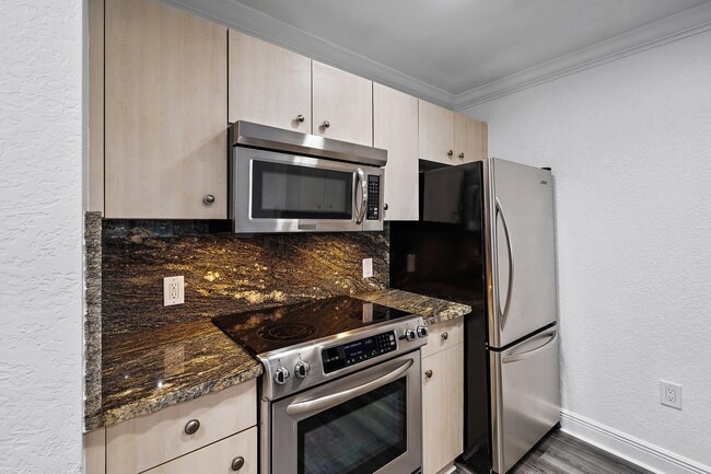 Building Photo - 1803 N Flagler Dr
