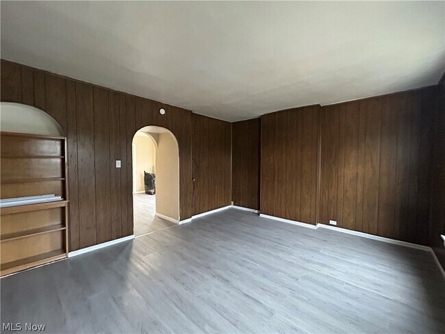 Foto del edificio - 3448 E 69th St