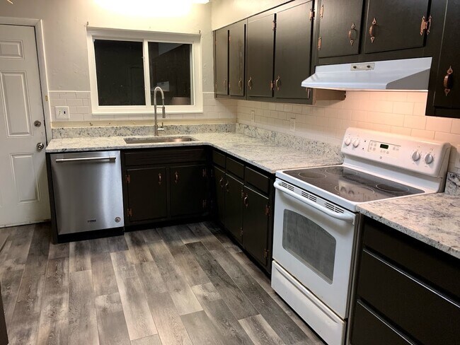 Cocina - 311 Wygoda Cir