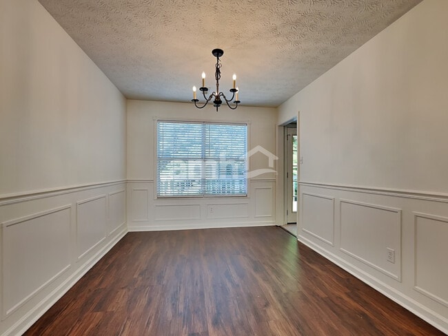 Foto del edificio - 7146 Mountain Mist Ln