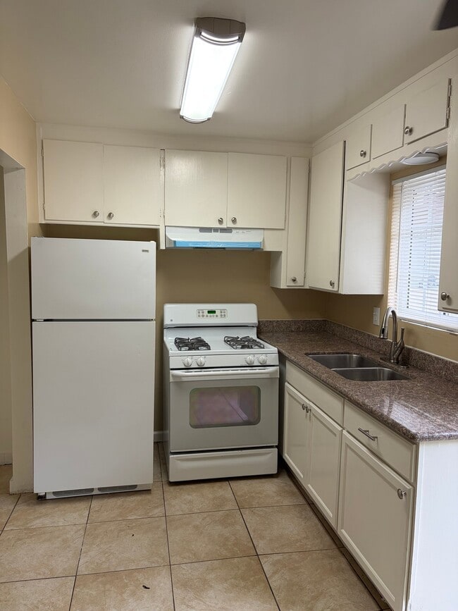 Building Photo - 1701 Carver Ct