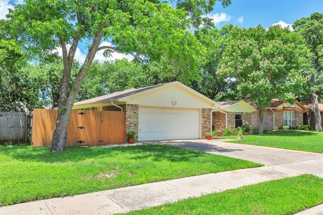 Building Photo - 2717 Meadow Green