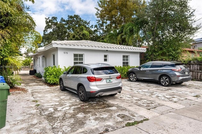 Foto del edificio - 515 NE 67th St