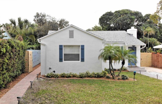 Building Photo - 918 Upland Rd
