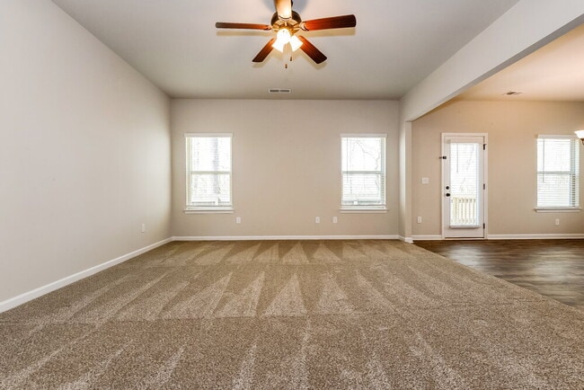 Building Photo - 139 Magnaview Dr