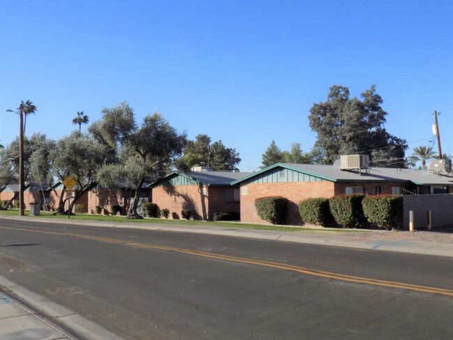 Building Photo - 902 S Dorsey Ln, #29