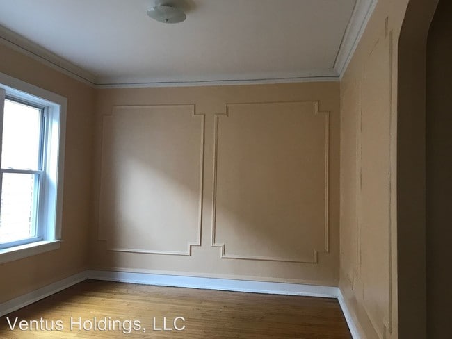 Building Photo - 1822 E 73rd St