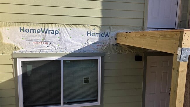 Foto del edificio - 2124 Burton Dr