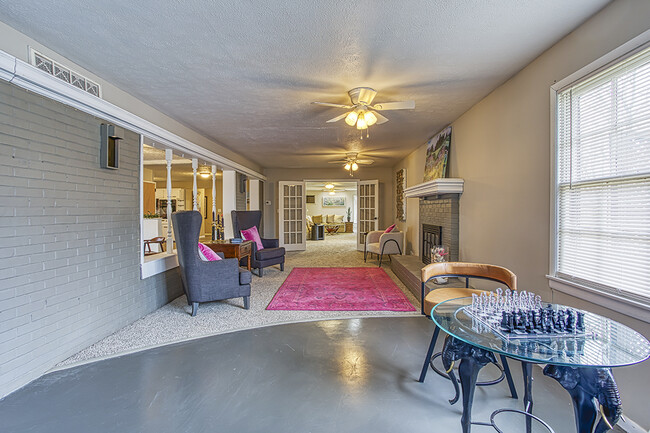 Foto del edificio - 1911 S Saratoga Ave