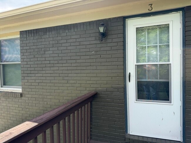 Building Photo - 329 Churchill Dr