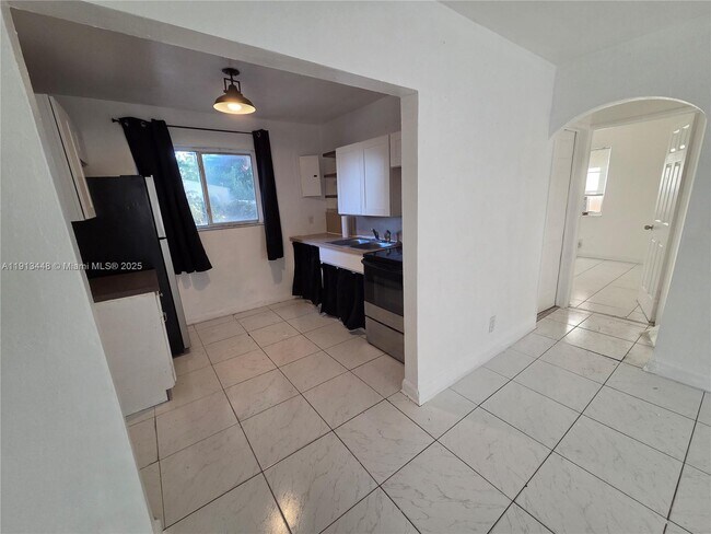 Foto del edificio - 2135 Plunkett Ct