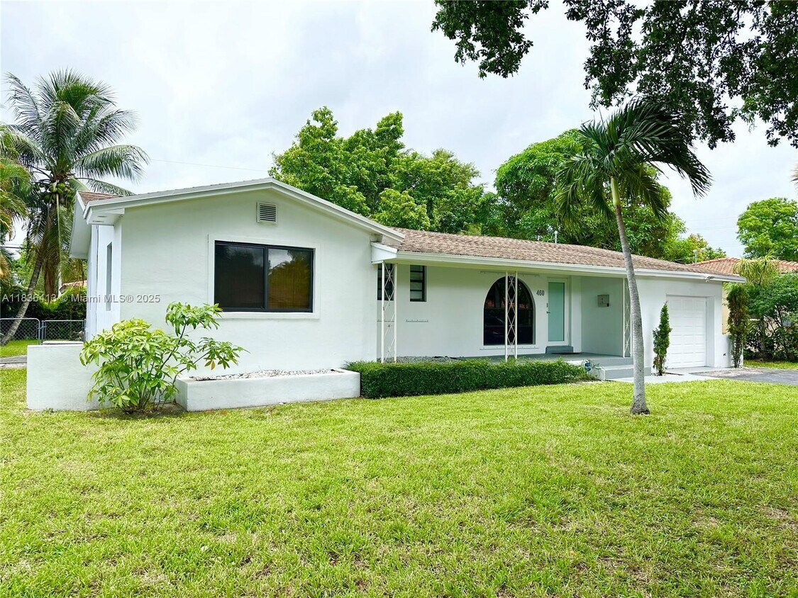 Foto principal - 460 NW 90th St