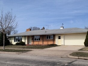 Building Photo - 2105 Denton St
