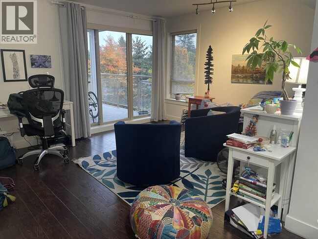 Building Photo - 2228 Welcher Ave