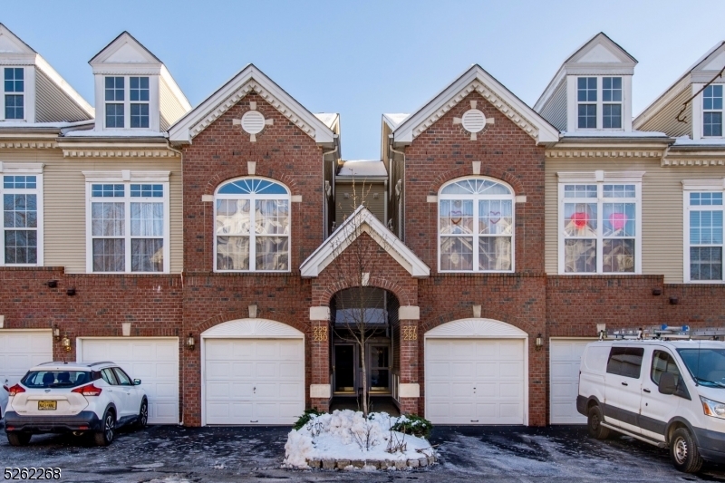 Foto principal - 228 Riverwalk Way