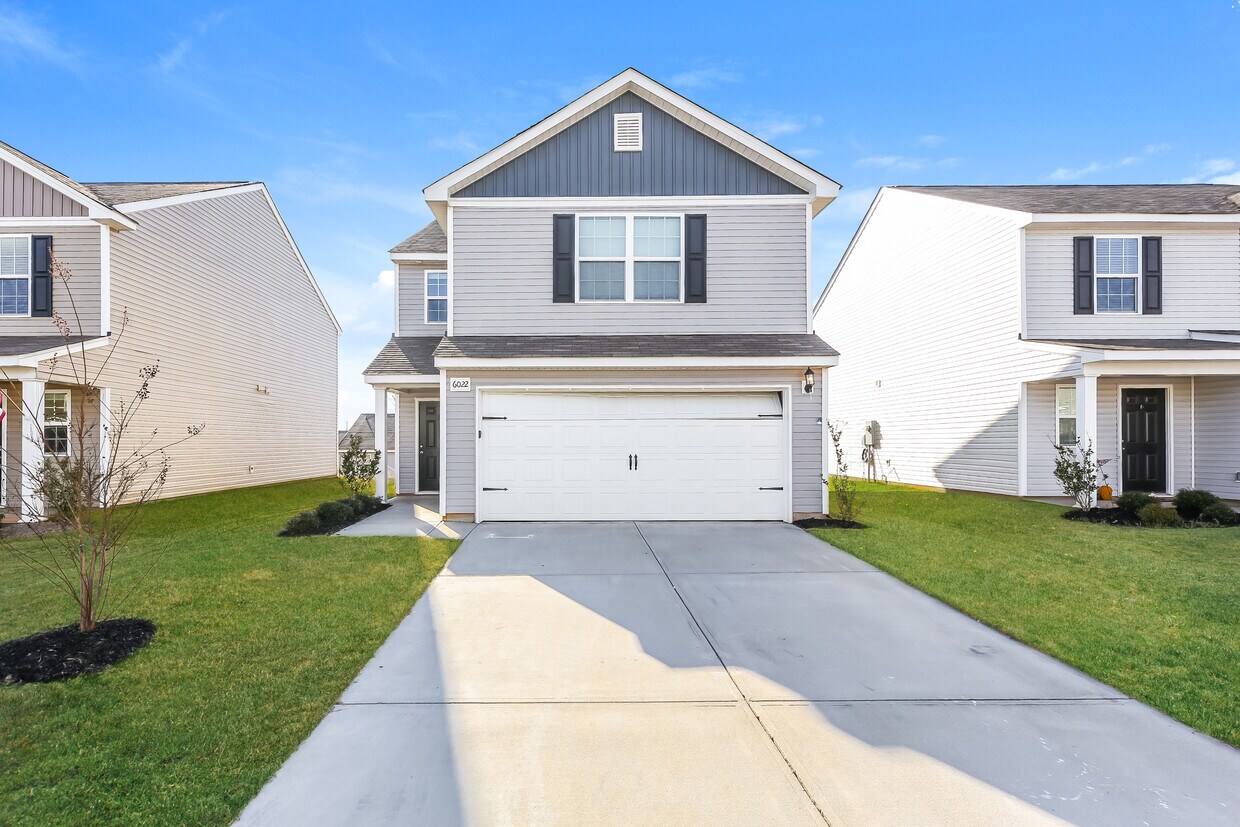 Foto principal - 6022 Mason Tucker Dr