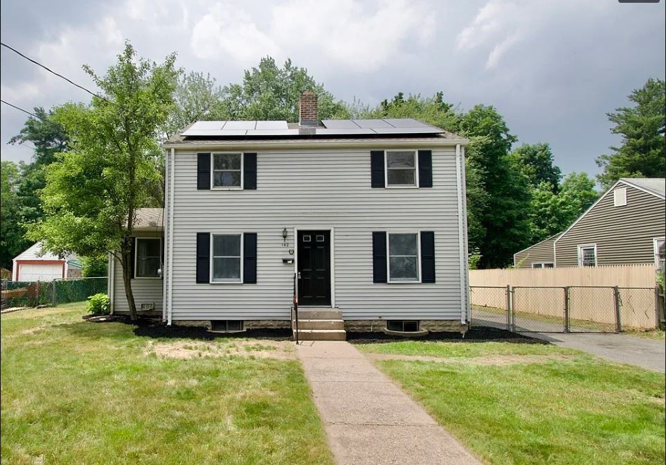 Primary Photo - 142 Cloran St