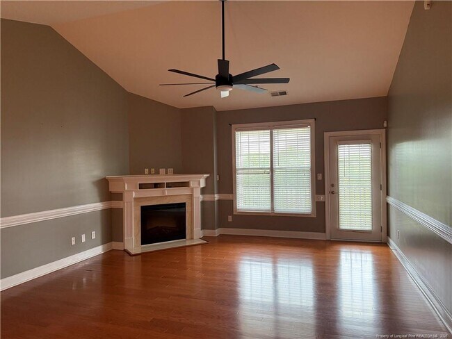 Foto del edificio - 208 Fountainhead Ln