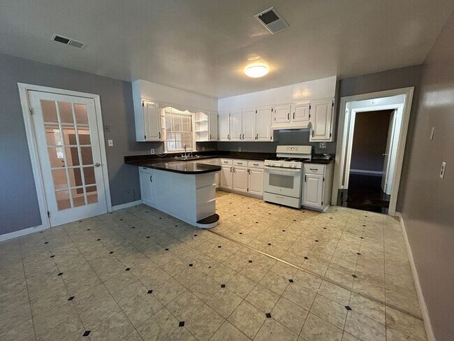 Foto del edificio - 923 Vanderbilt St