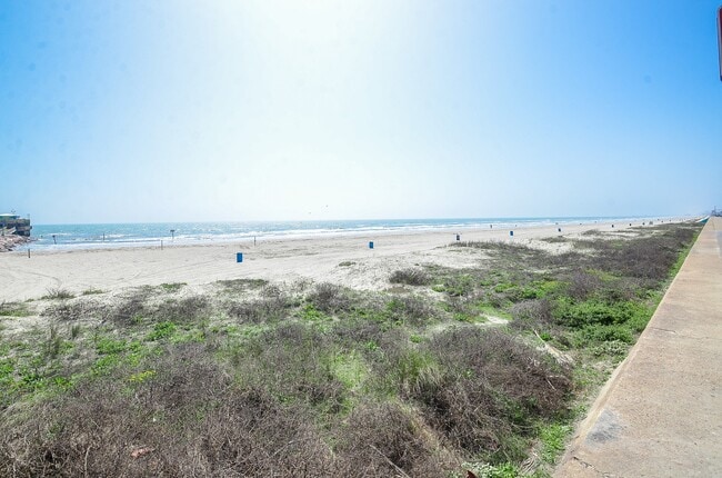 Foto del edificio - 6102 Seawall Blvd