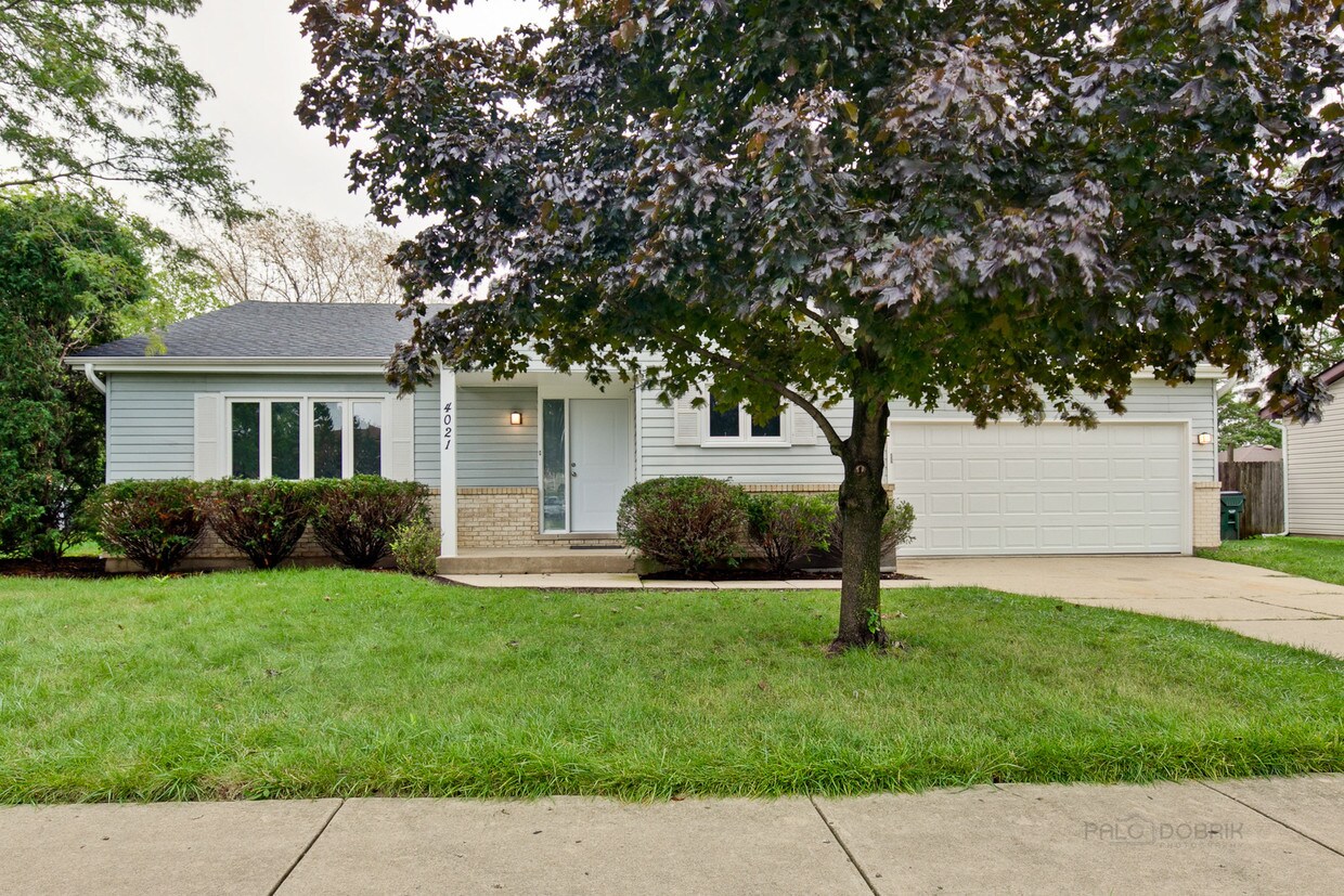 Primary Photo - 4021 N Bloomington Ave