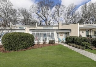 Building Photo - 216 Goshen Ln
