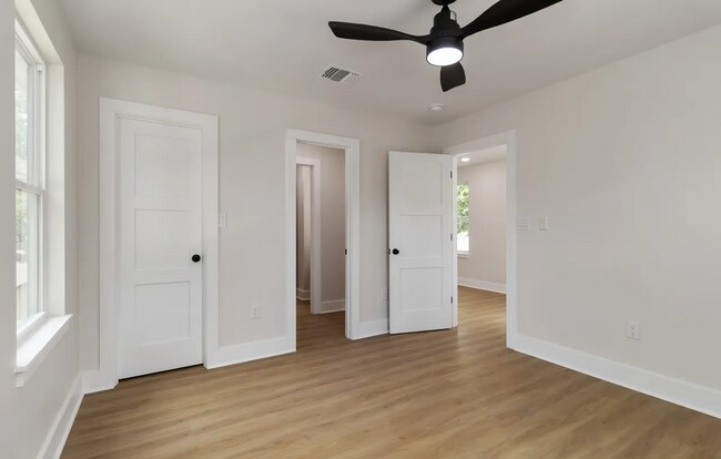 Foto del edificio - 237 Carle Ave