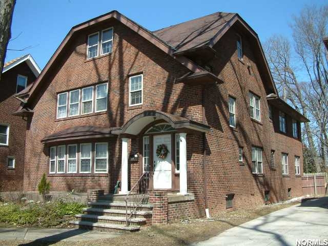 Primary Photo - 16704 Clifton Blvd