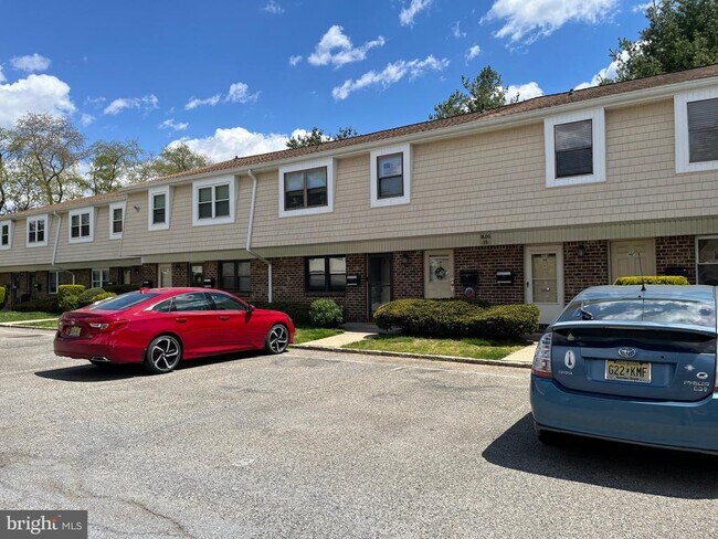 Building Photo - 1508 Silver Ct