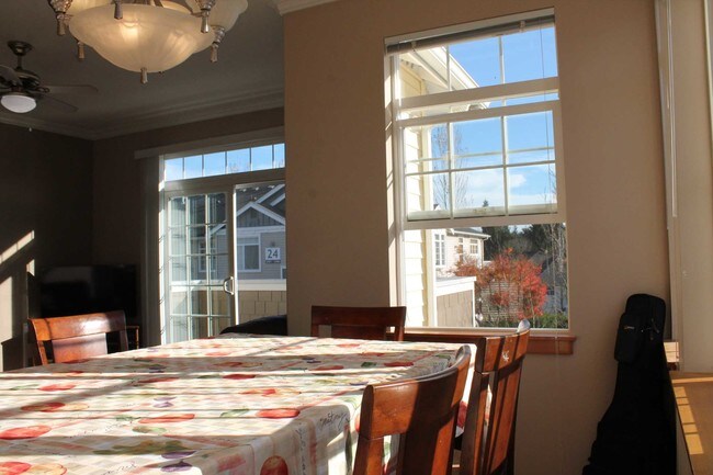 Building Photo - 1855 Trossachs Blvd SE