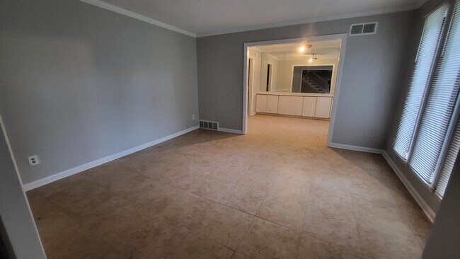 Building Photo - 5195 Wren Cove