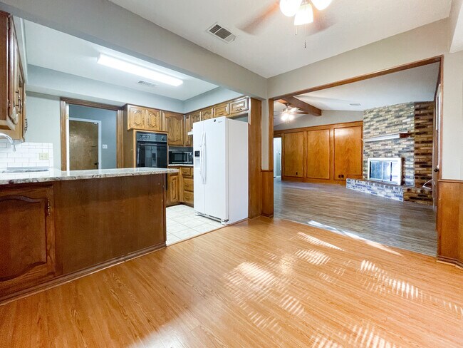 Foto del edificio - 7104 Churchill Cir