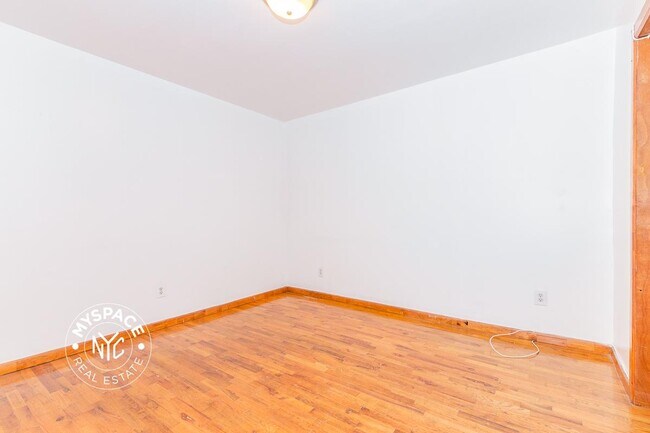 Building Photo - 134 Boerum St