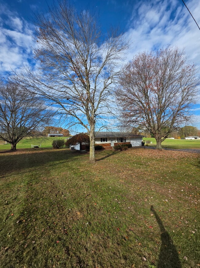 Foto del edificio - 3187 Licking Valley Rd