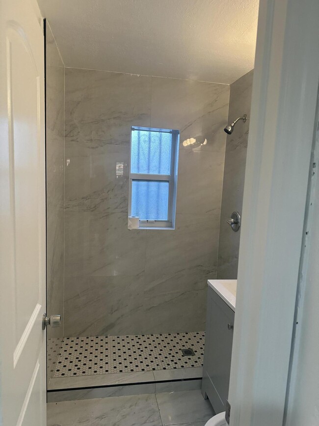 Foto del edificio - 2140 NW 120th St