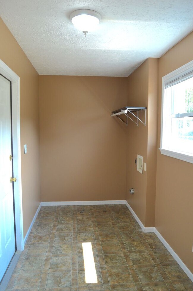 Foto del edificio - Adorable 3 Bedroom, 2 Bathroom Home in the Waynesville School District
